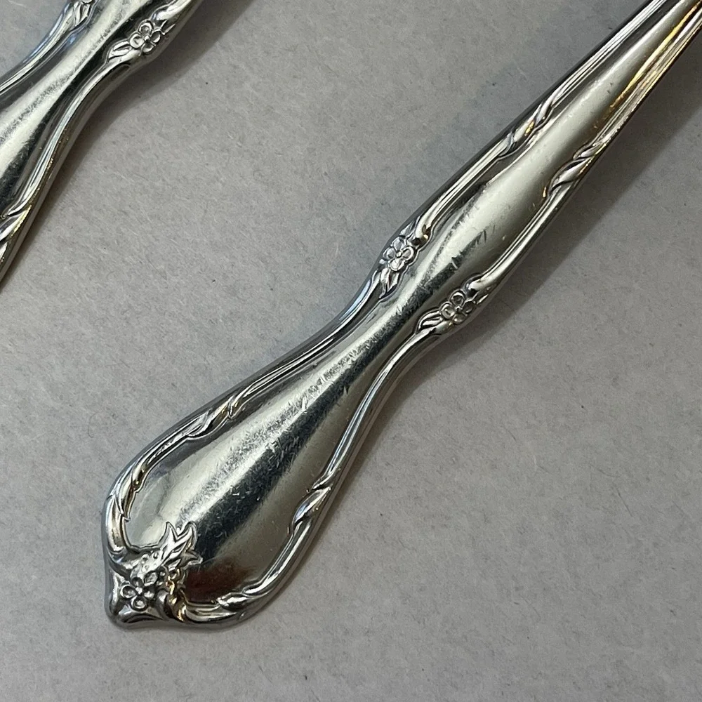 4 Insico International Silver Stainless Dinner Spoons Victorian Charm Embassador